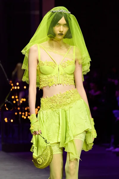 Look 144